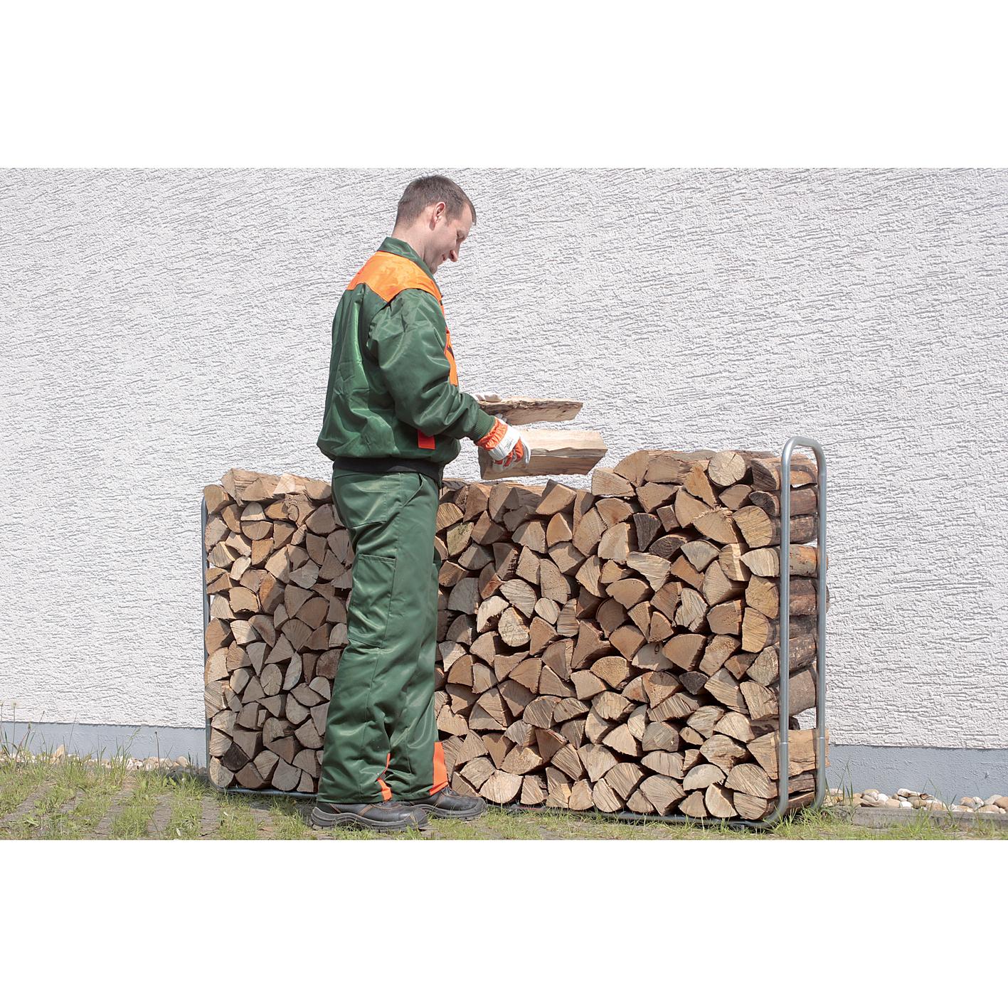 Regulowany stojak do przechowywania drewna opałowego