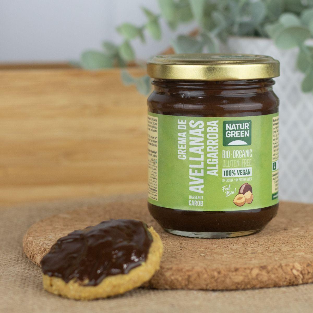 Krem z orzechów laskowych i chleba świętojańskiego Naturgreen, 200 g