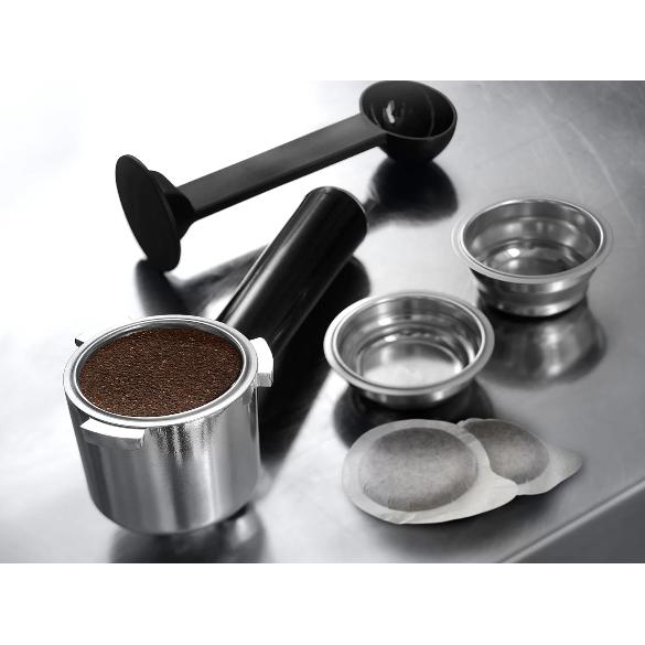 Delonghi Dedica Maestro Handmatige espressomachine en cappuccinatore EC685.M metaal