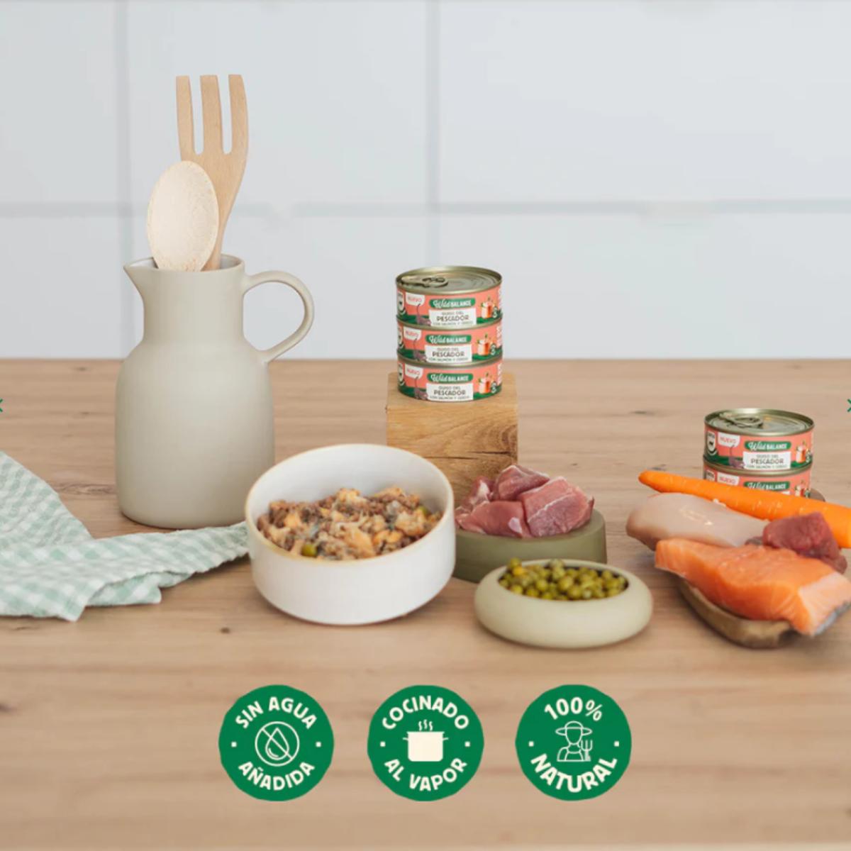 Hela burk fiskarstuvning med lax och fläsk för katter Wild Balance 80 g