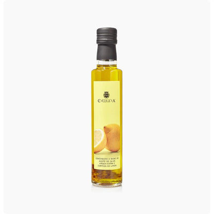 Średni kosz upominkowy Gourmet nr 1 La Chinata z 8 produktami.
