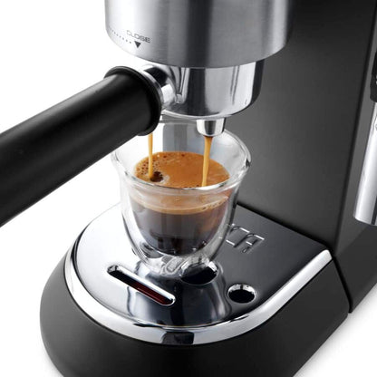 Delonghi Dedica Style Handmatige espressomachine en cappuccinatore EC685.BK zwart