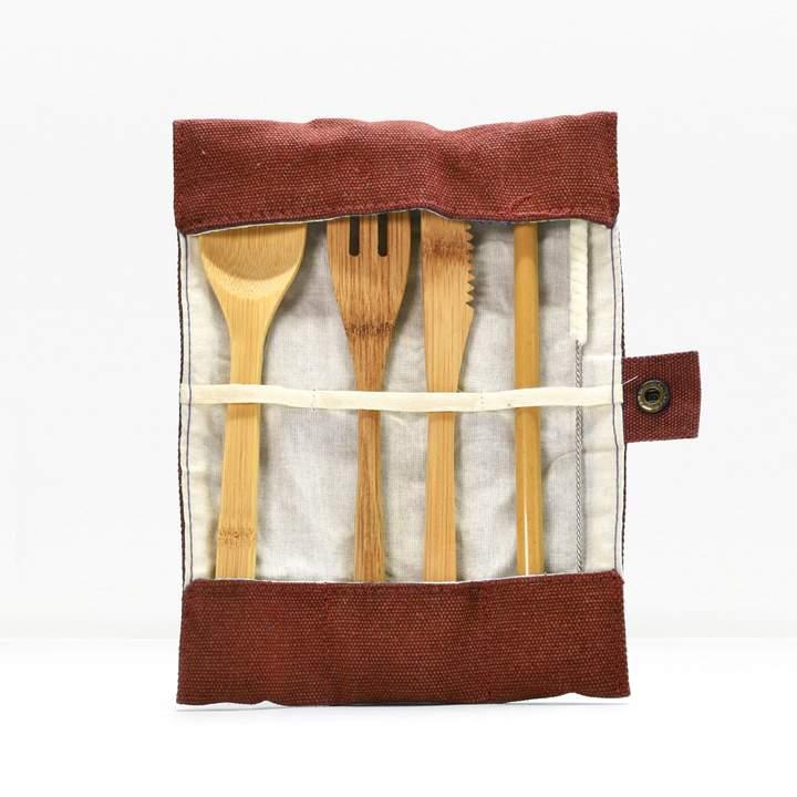Zestaw sztućców z pokrowcem